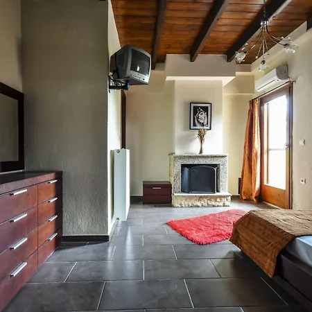 Archontiko Liamas Megali Volvi