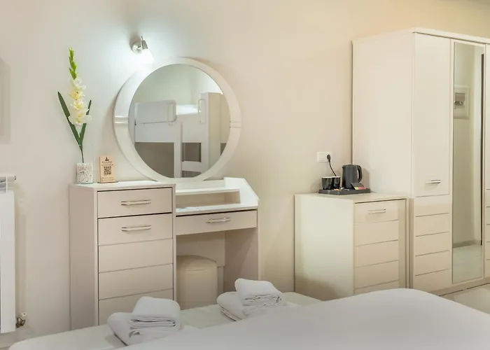 Arhontiko Liamas 4* Megali Volvi